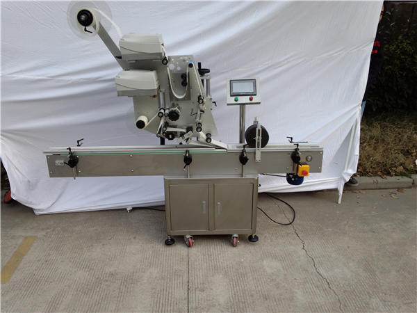 Автоматическая этикетировочная машина для плоской бутылки