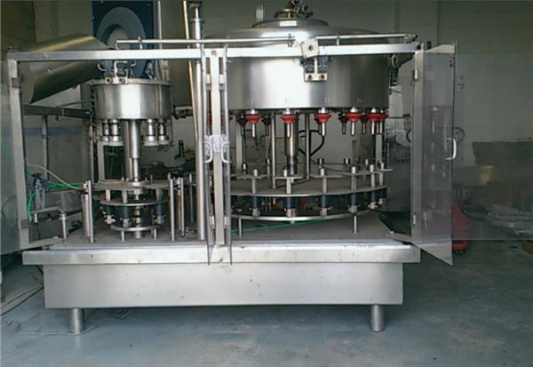 Машина для наполнения флаконов для духов с отрицательным давлением